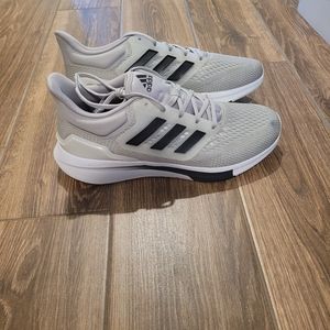 Adidas EQ 21 Size 9